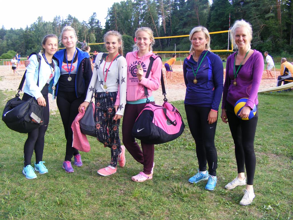 Sporta zāle treniņiem un sacensībām florbolā, telpu futbolā, basketbolā,  volejbolā, handbolā